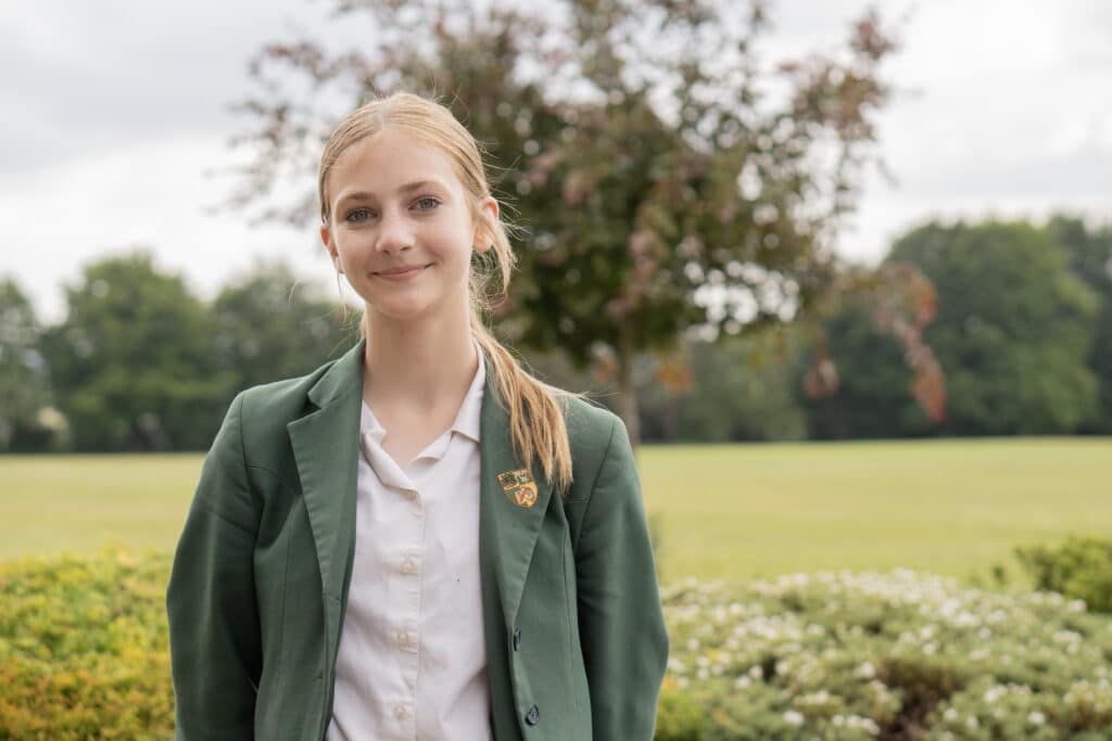 Belle, Year 8 Headshot